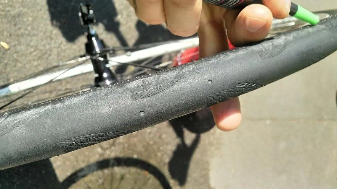 Zdjęcie Jak dobrać dętkę do roweru, aby uniknąć problemów z montażem