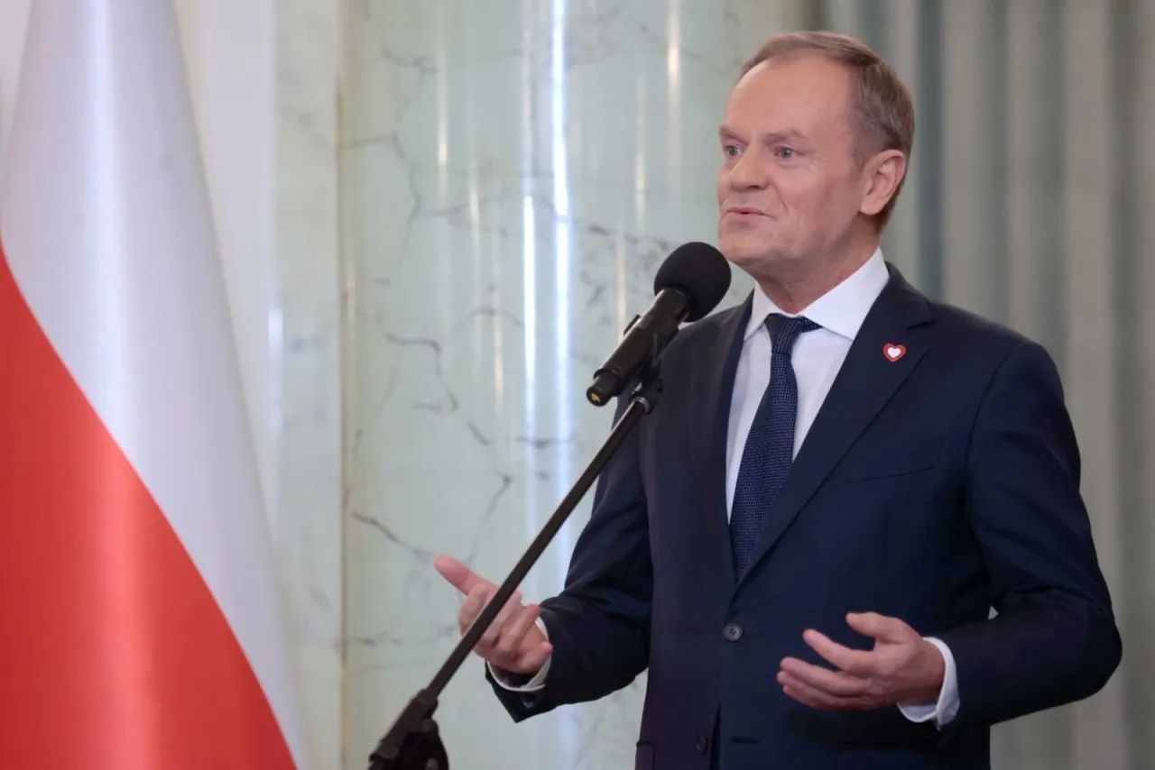 Zdjęcie Kiedy Tusk odpowie na pytania? Oczekiwanie na odpowiedzi posłów