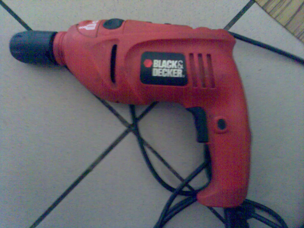 Zdjęcie Jak zdjąć głowicę z wiertarki Black & Decker bez problemów?