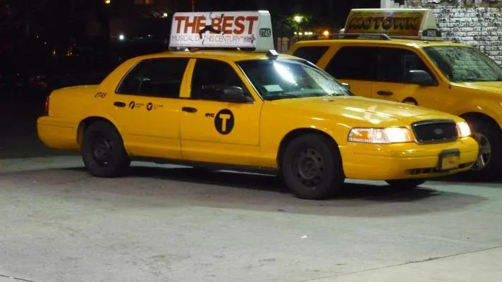Zdjęcie Ford Crown Victoria: Dlaczego zdominował rynek taksówek w USA?