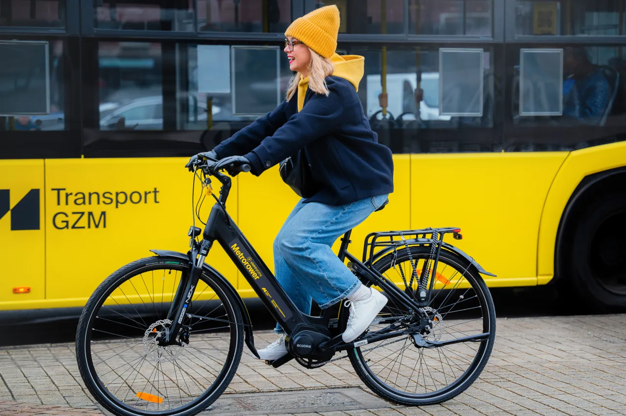 Zdjęcie Ile kosztuje wypożyczenie roweru elektrycznego? Sprawdź ceny i oferty