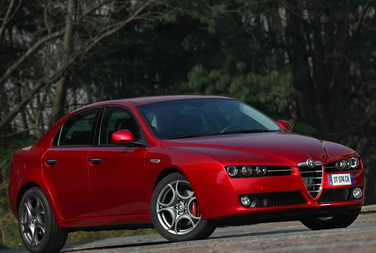 Zdjęcie Alfa Romeo 159 1.9 JTD: Kompleksowa analiza opinii kierowców