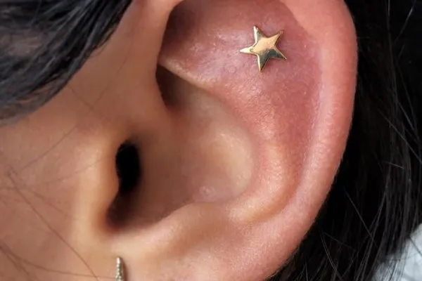 Zdjęcie Jak zrobić industrial kolczyk bez bólu i błędów – krok po kroku