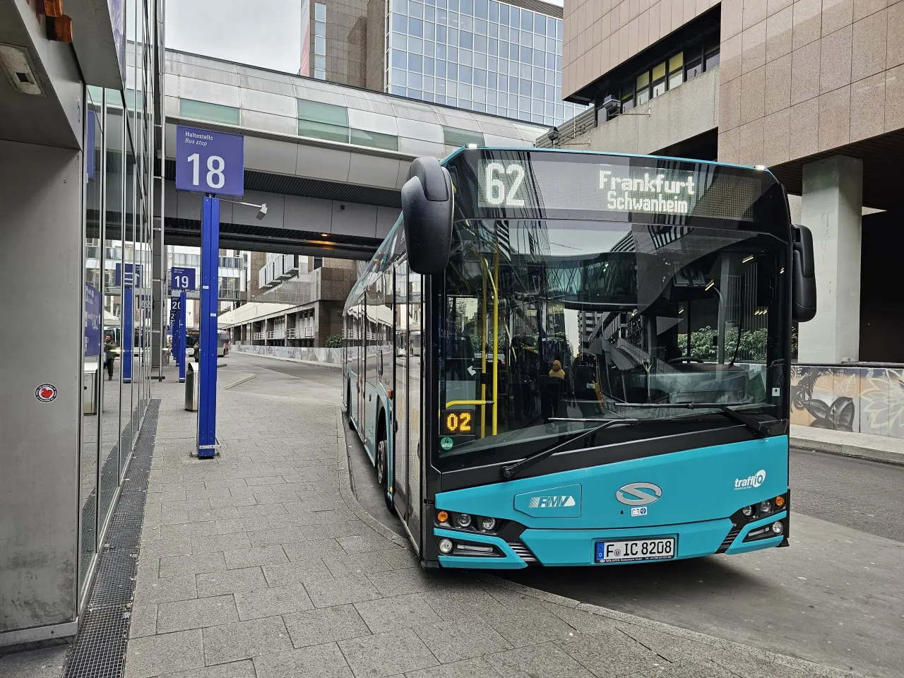 Zdjęcie Jak dojechać na lotnisko we Frankfurcie - najlepsze opcje transportu