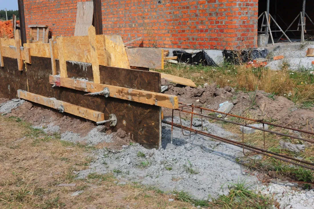 Zdjęcie Jak zrobić fundament pod ogrodzenie, aby uniknąć problemów z trwałością