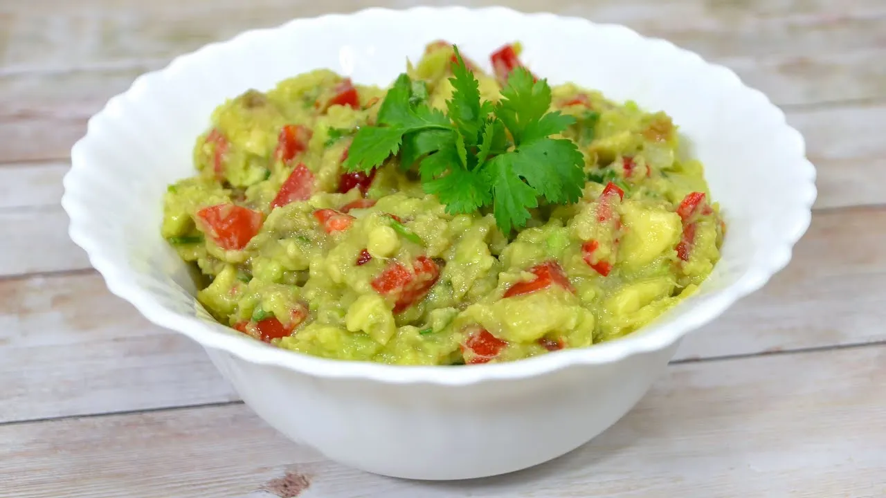 Zdjęcie Jak zrobić guacamole z awokado - prosty przepis na idealną przekąskę