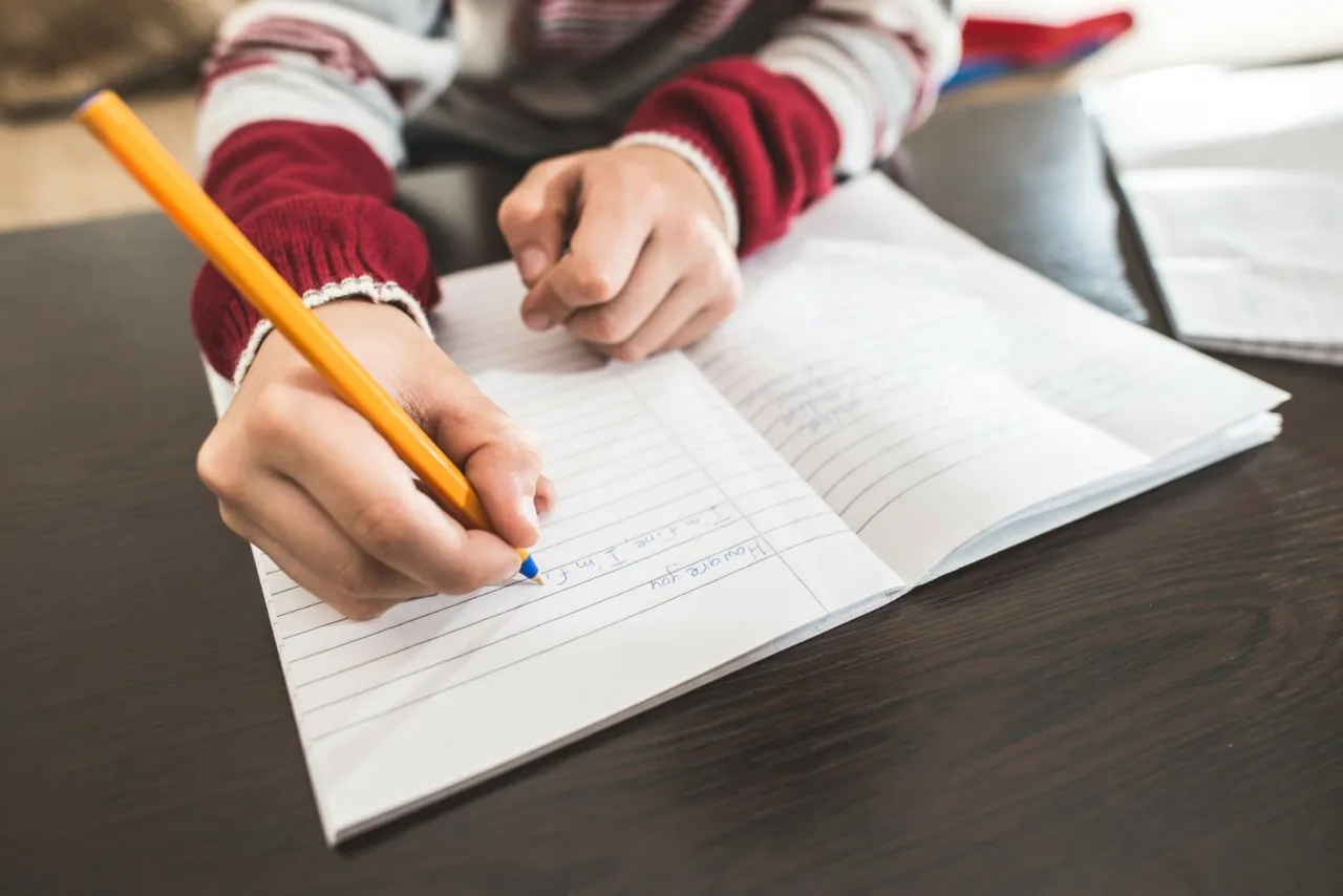 Zdjęcie Epoki literackie ramy czasowe: Kluczowe cechy i ich wpływ na literaturę