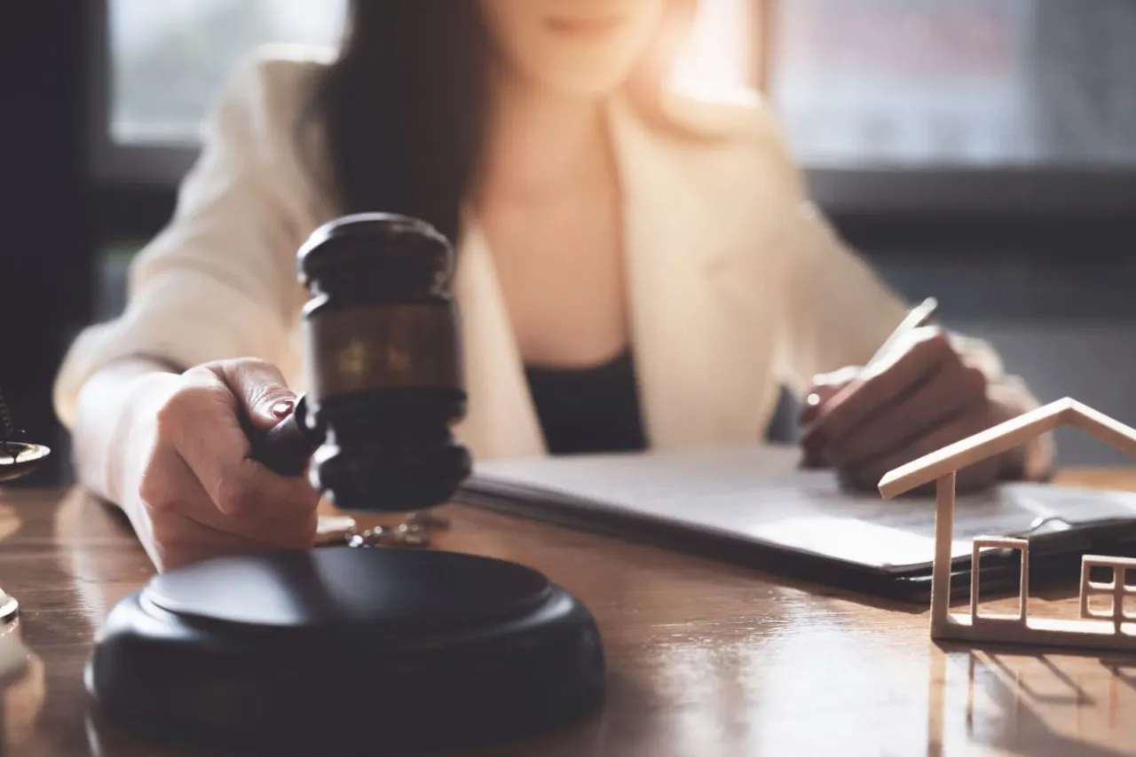 Zdjęcie Licytacja ułamkowa część nieruchomości – co to oznacza i jakie niesie ryzyko?