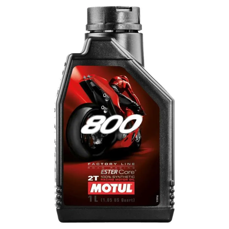 Zdjęcie Motul 800 2T Road Racing - najlepszy olej do silników wyścigowych