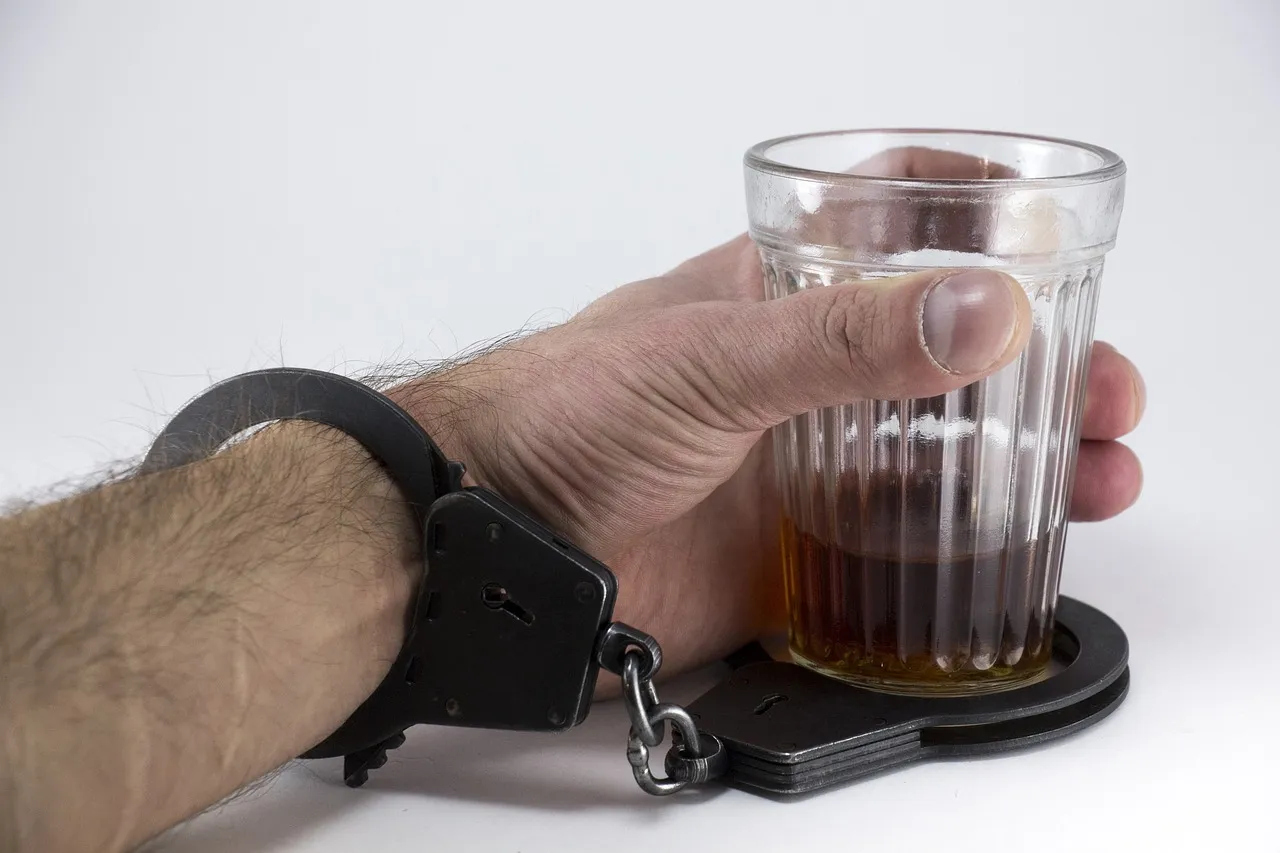 Zdjęcie Czy życie z alkoholikiem ma sens? Poznaj wyzwania i możliwości zmiany