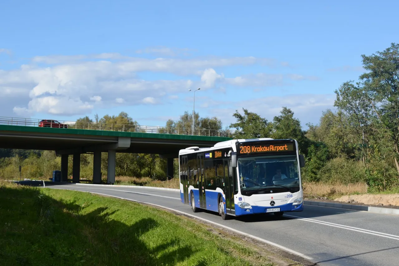 Zdjęcie Skąd odjeżdża autobus zastępczy na lotnisko Balice w Krakowie?