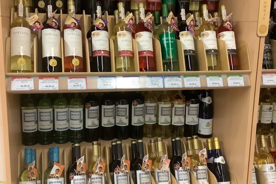 Zdjęcie Wino wegańskie czym się różni – poznaj kluczowe różnice i etykę produkcji