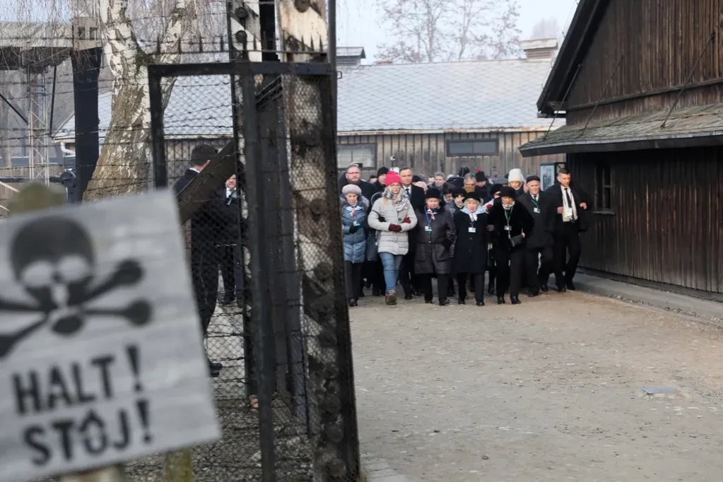 Zdjęcie 75 rocznica Auschwitz kiedy - ważne wydarzenia i ich znaczenie