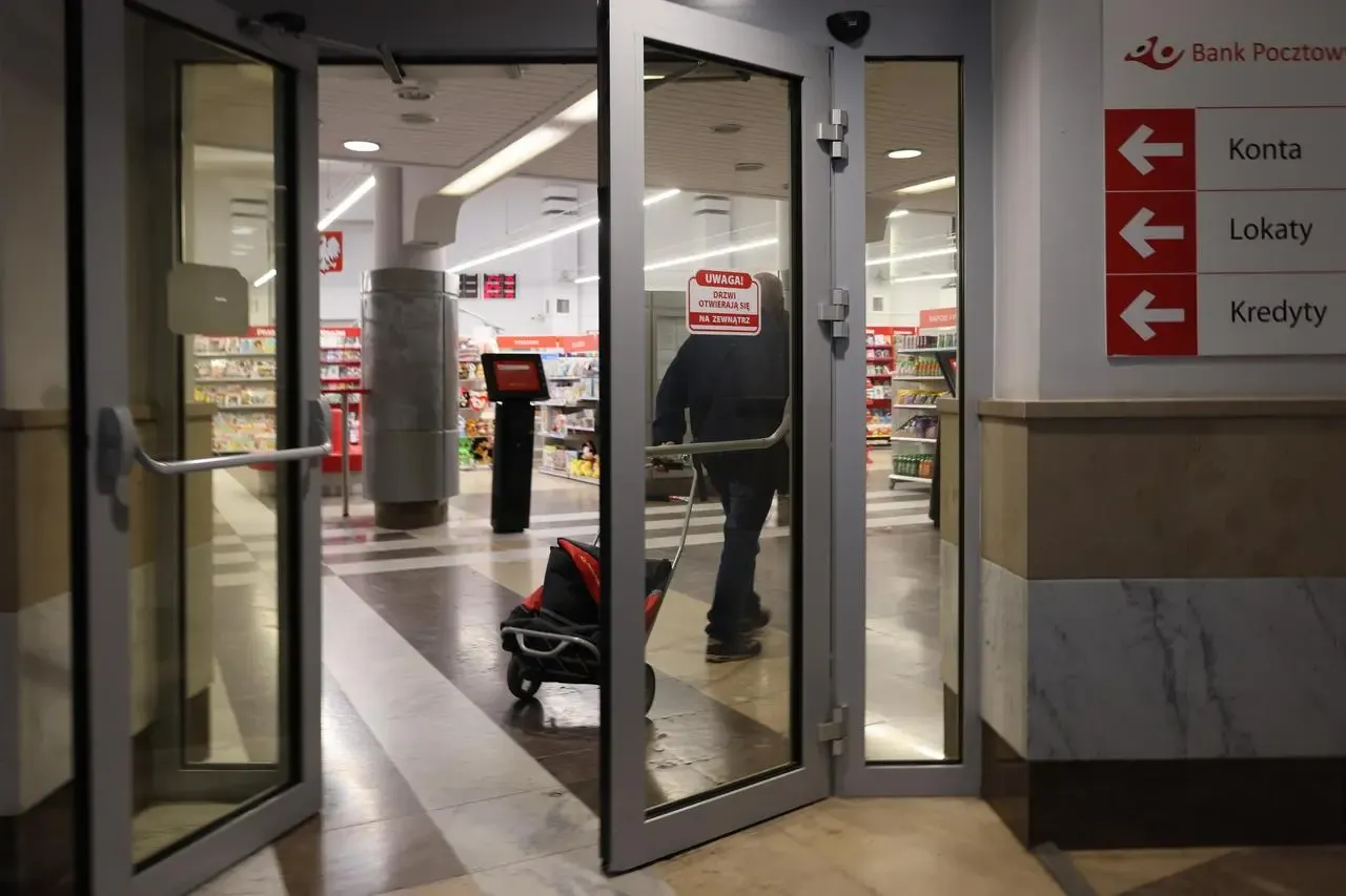 Zdjęcie Biedroń ile ma lat? Zaskakujące fakty o jego życiu i karierze