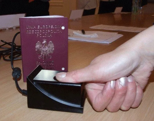 Zdjęcie Jakie odciski palców do paszportu? Sprawdź, by uniknąć problemów