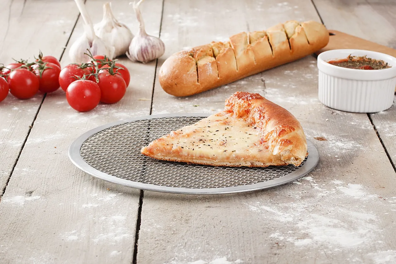 Zdjęcie Ile powinno rosnąć ciasto na pizzę, aby uzyskać idealną teksturę?
