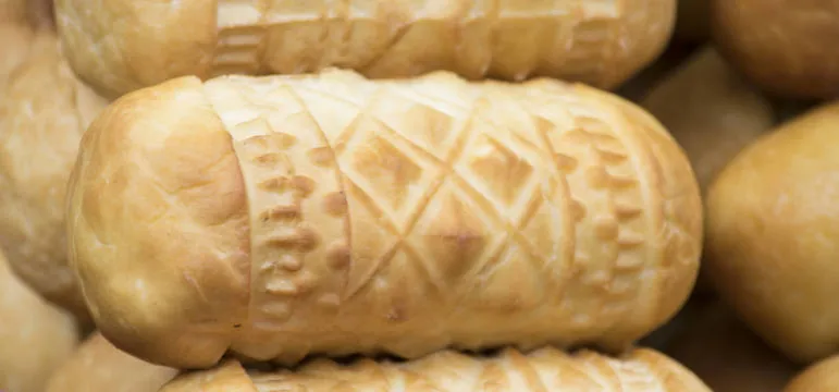 Zdjęcie Z jakiego mleka robi się oscypki? Odkryj tajemnice tradycyjnego sera