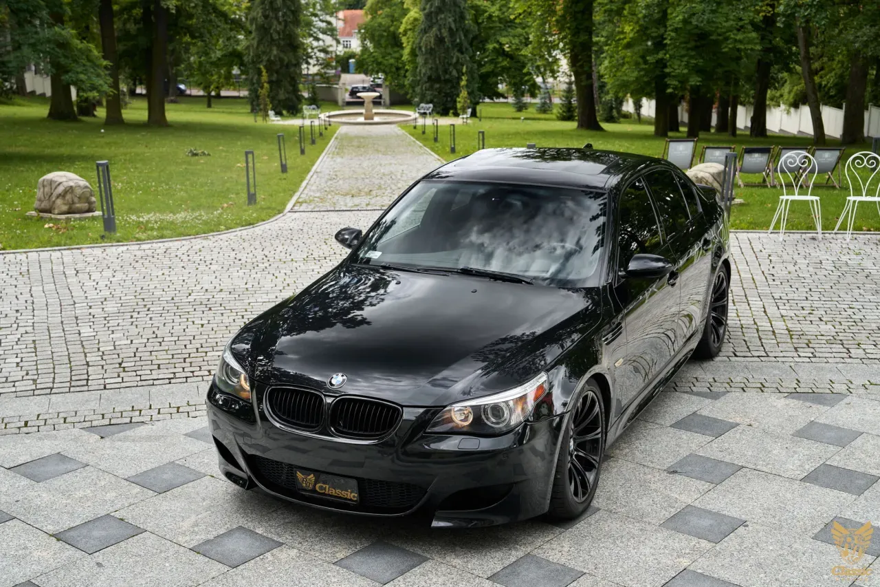 Zdjęcie BMW M5 V10 - osiągi, cechy i gdzie kupić ten legendarny model