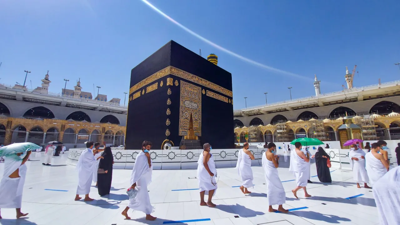 Zdjęcie Islam i buddyzm: porównanie Mekki z buddyjskimi miejscami świętymi i duchowością