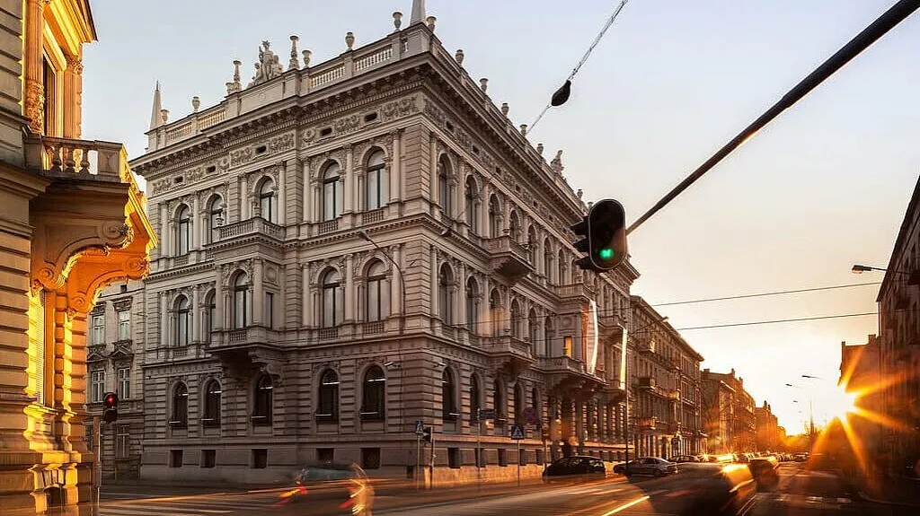 Zdjęcie Muzeum Sztuki w Łodzi - odkryj fascynujące wystawy i atrakcje