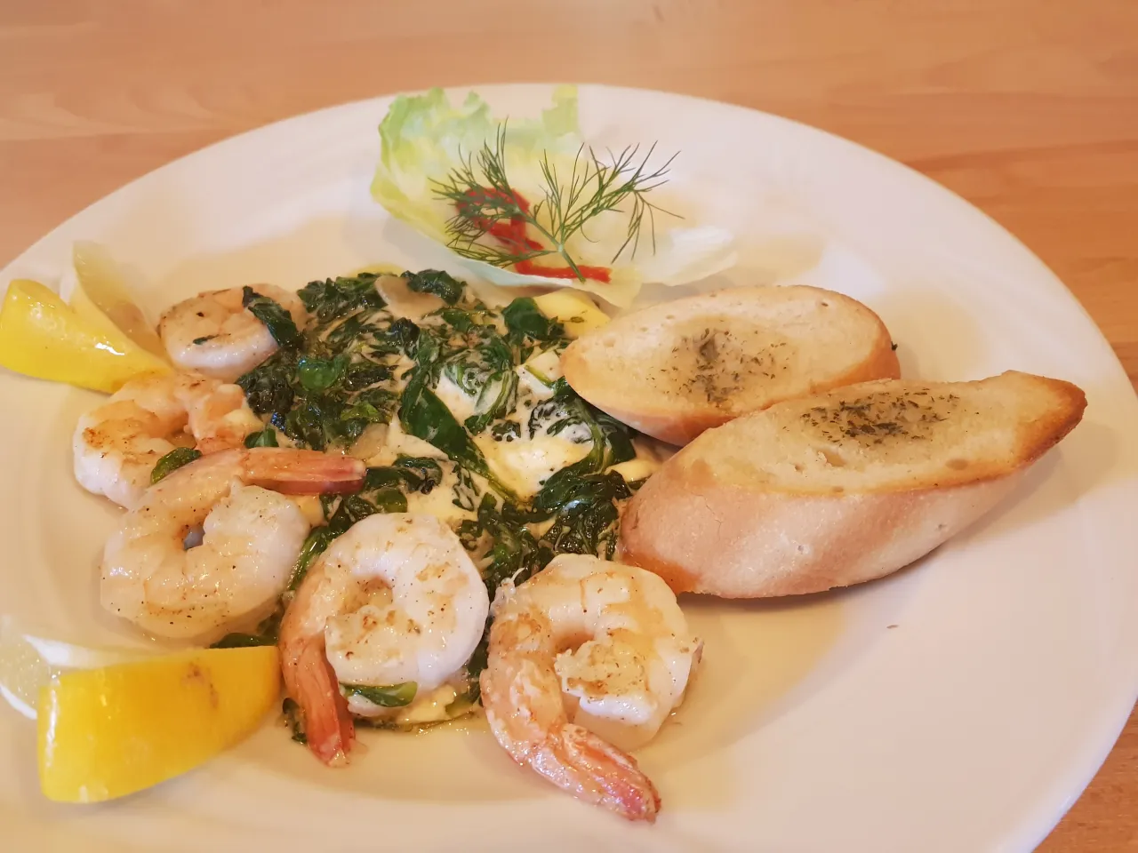 Zdjęcie Jarosławiec gdzie zjeść? Odkryj najlepsze restauracje z rybami