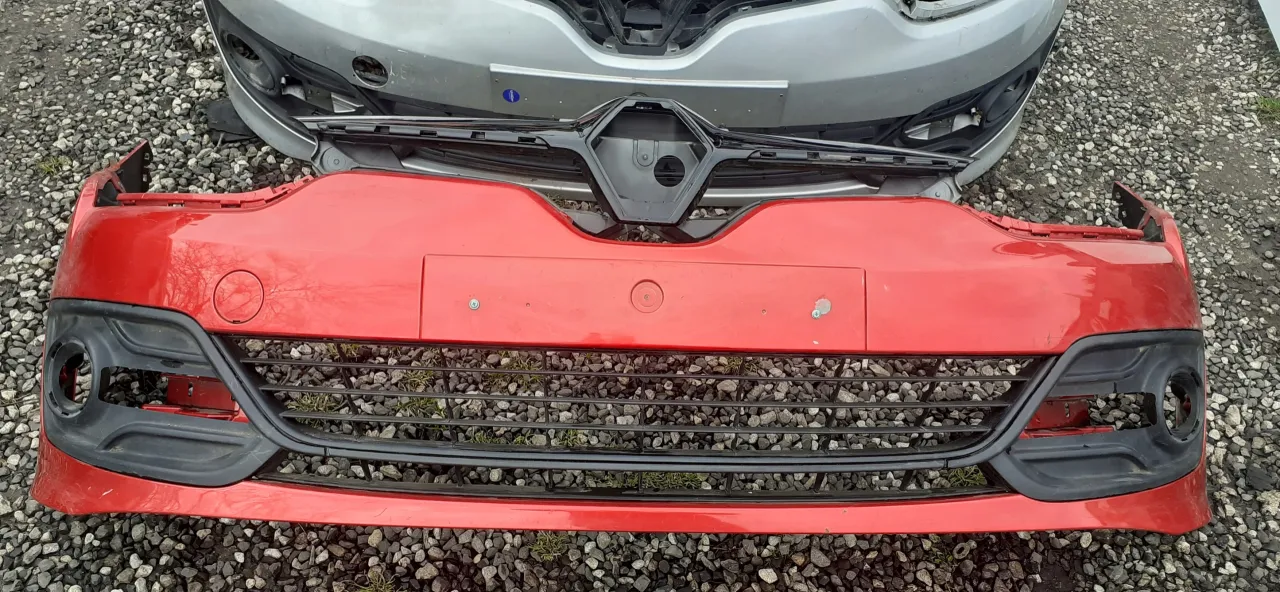 Zdjęcie Jak łatwo i bezpiecznie zdjąć przedni zderzak w Renault Megane III – krok po kroku