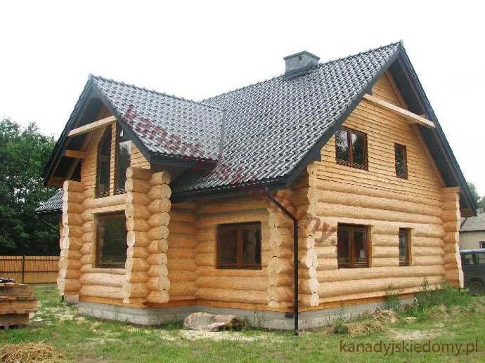 Zdjęcie Jak wyczyścić dom z bali bez uszkodzenia drewna i zachować jego urok
