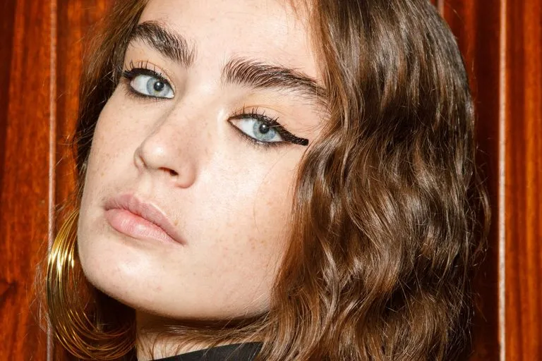 Zdjęcie Snake eye piercing czemu jest niebezpieczne? Odkryj poważne ryzyka