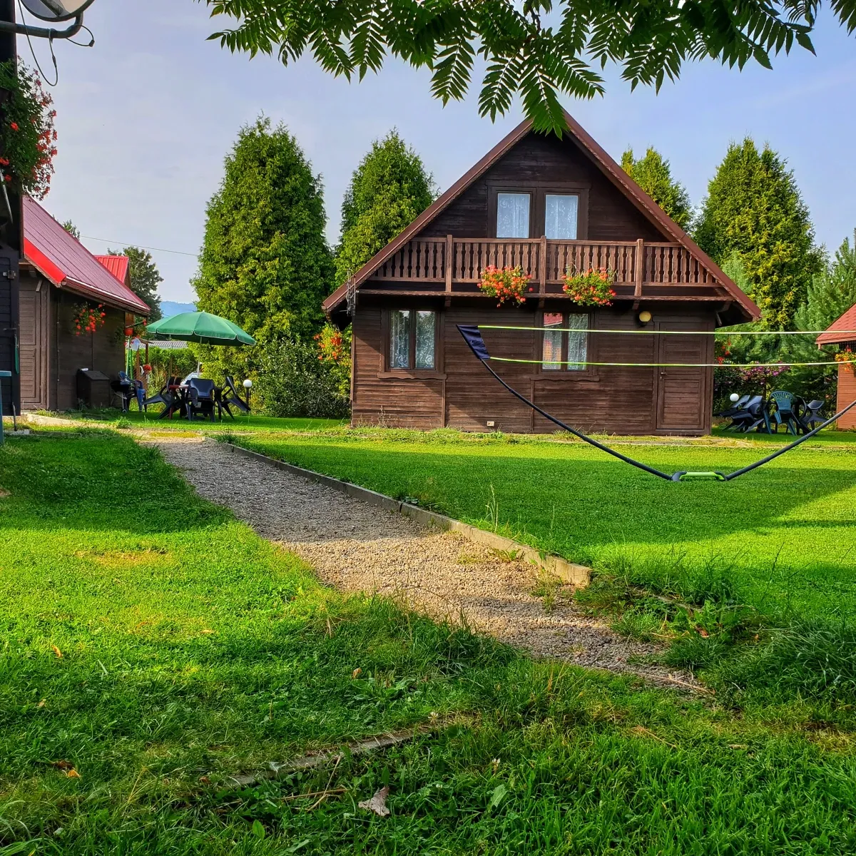 Zdjęcie Najlepsze domki nad jeziorem w Podkarpackiem – komfort i relaks w naturze