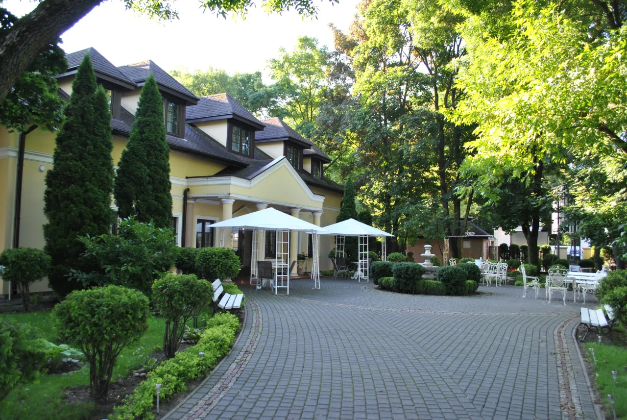 Zdjęcie Dworek Biała Dama w Nieborowie - historia, atrakcje i tajemnice