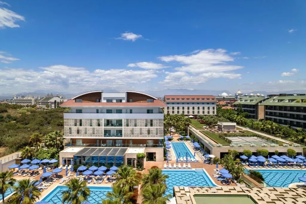 Zdjęcie Jaki hotel w Side? Odkryj luksusowe opcje, które Cię zachwycą