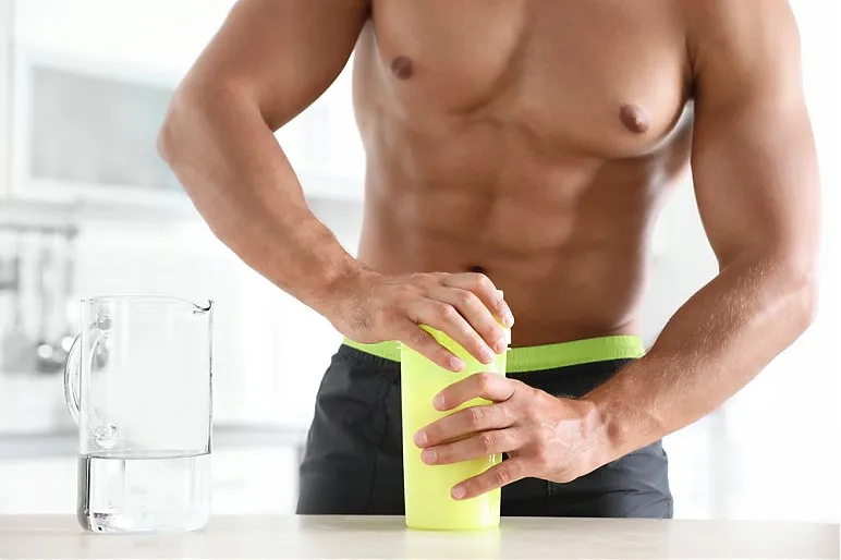 Zdjęcie Kreatyna: Przed czy po treningu? Werdykt: Regularność bije timing!