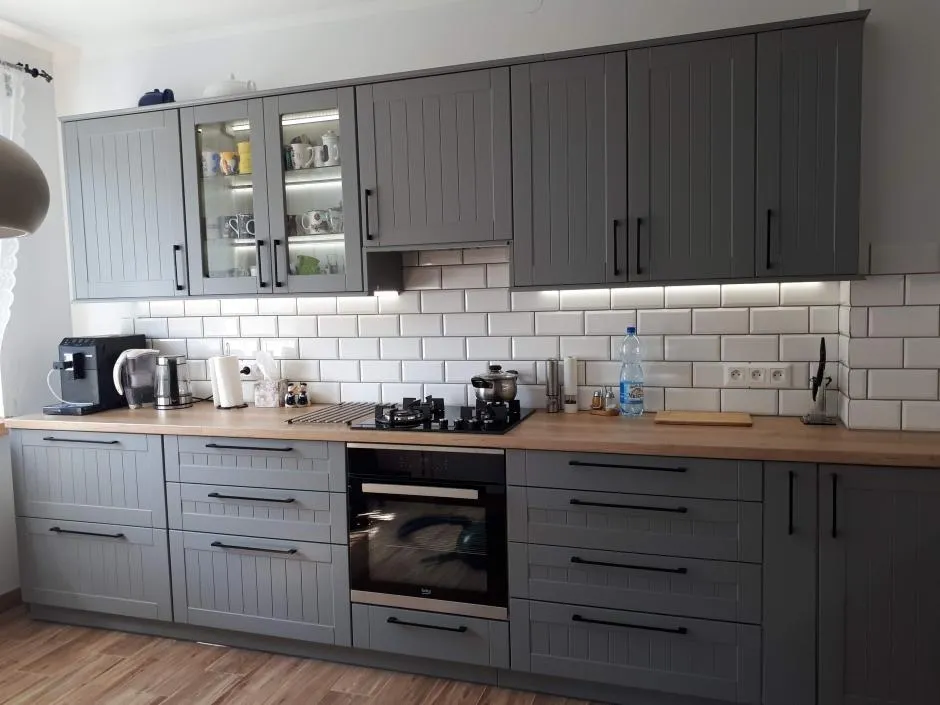 Zdjęcie Na jakiej wysokości uchwyty w szafkach kuchennych dla komfortu?