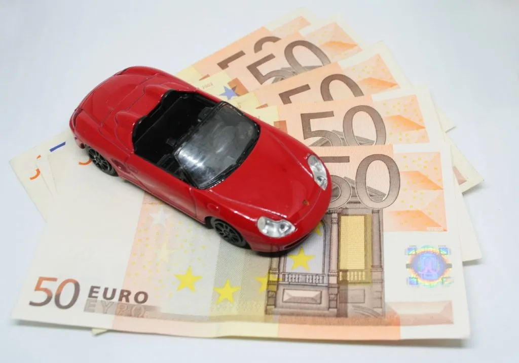 Zdjęcie Sprzedaż samochodu co dalej: uniknij problemów prawnych i finansowych