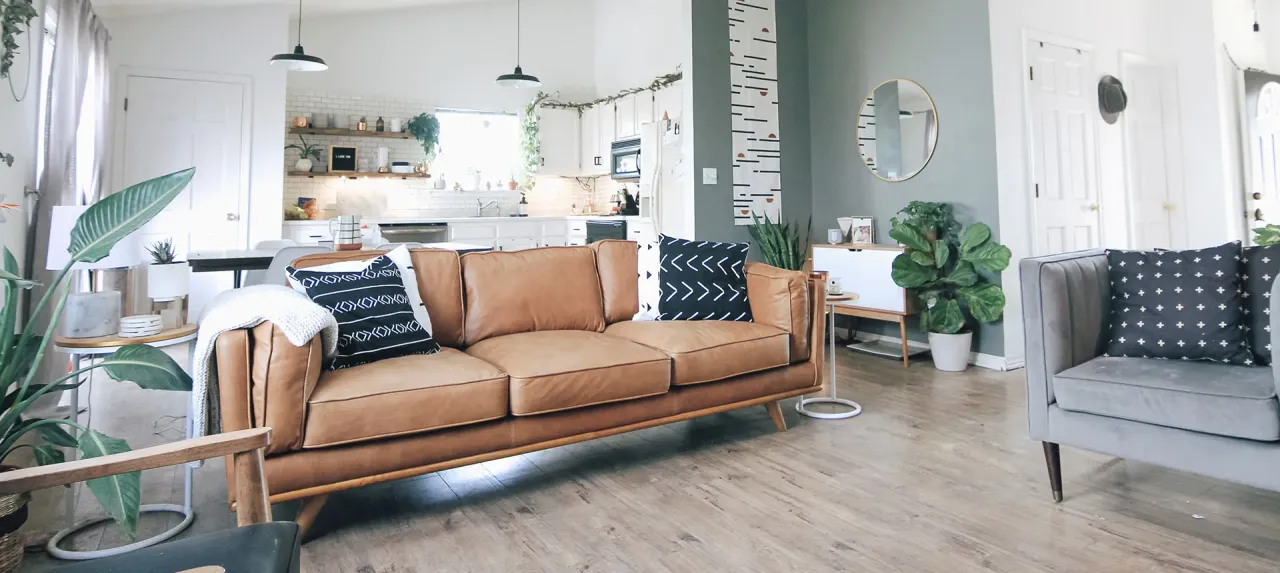 Zdjęcie Sofa czy narożnik do salonu – co wybrać, aby nie żałować decyzji?