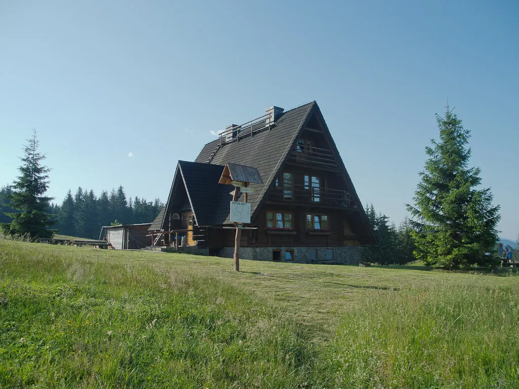 Zdjęcie Bacówka na Krawcowym Wierchu – idealne miejsce na odpoczynek w górach