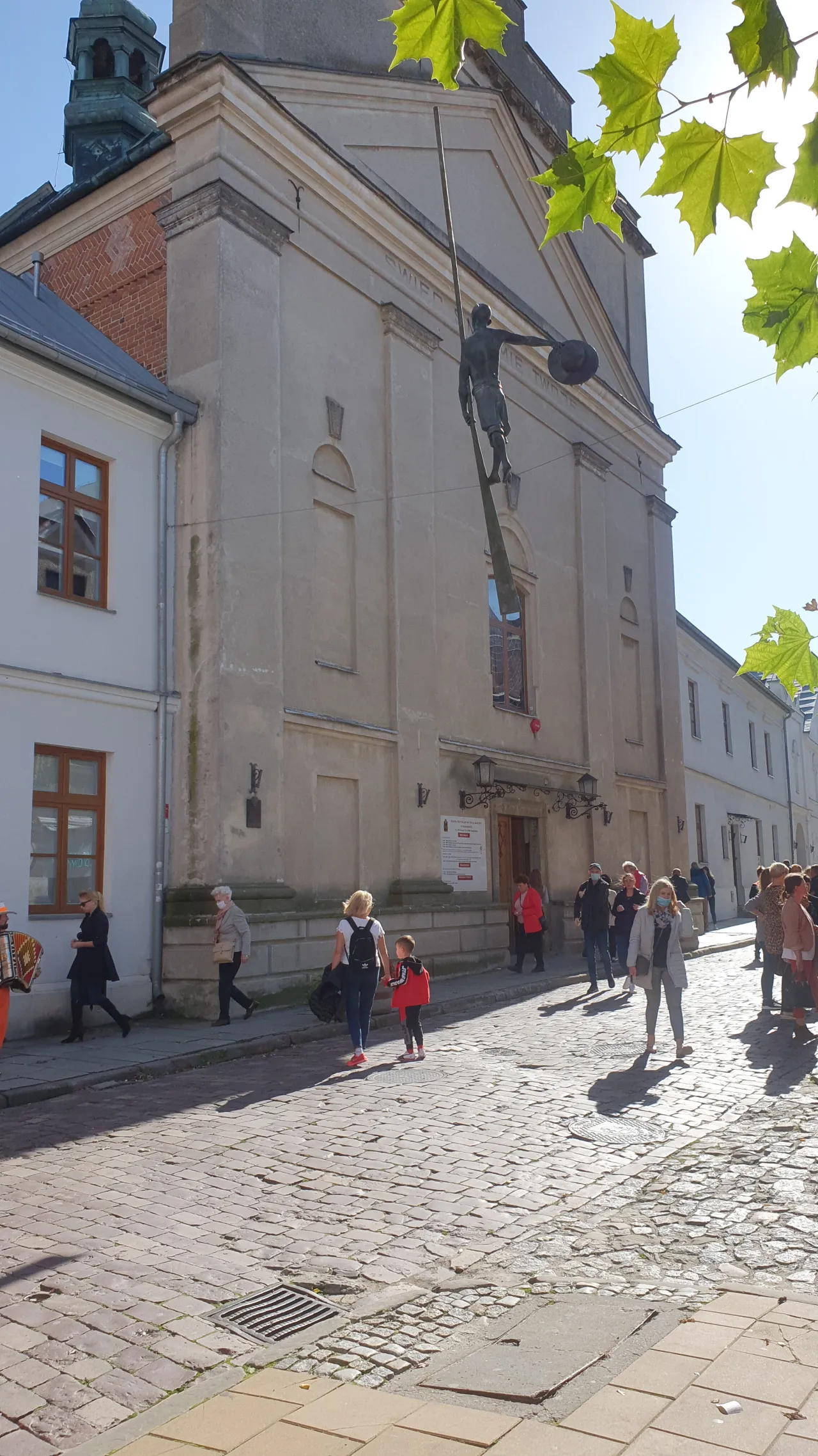 Zdjęcie Gdzie jest kościół z ojca mateusza? Odkryj jego prawdziwą lokalizację