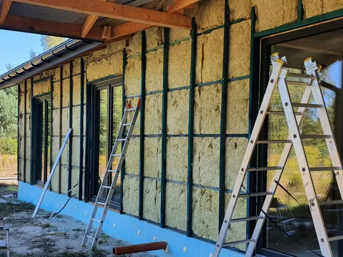 Zdjęcie Ile kosztuje elewacja budynku? Sprawdź ceny, oszczędności i najlepsze opcje