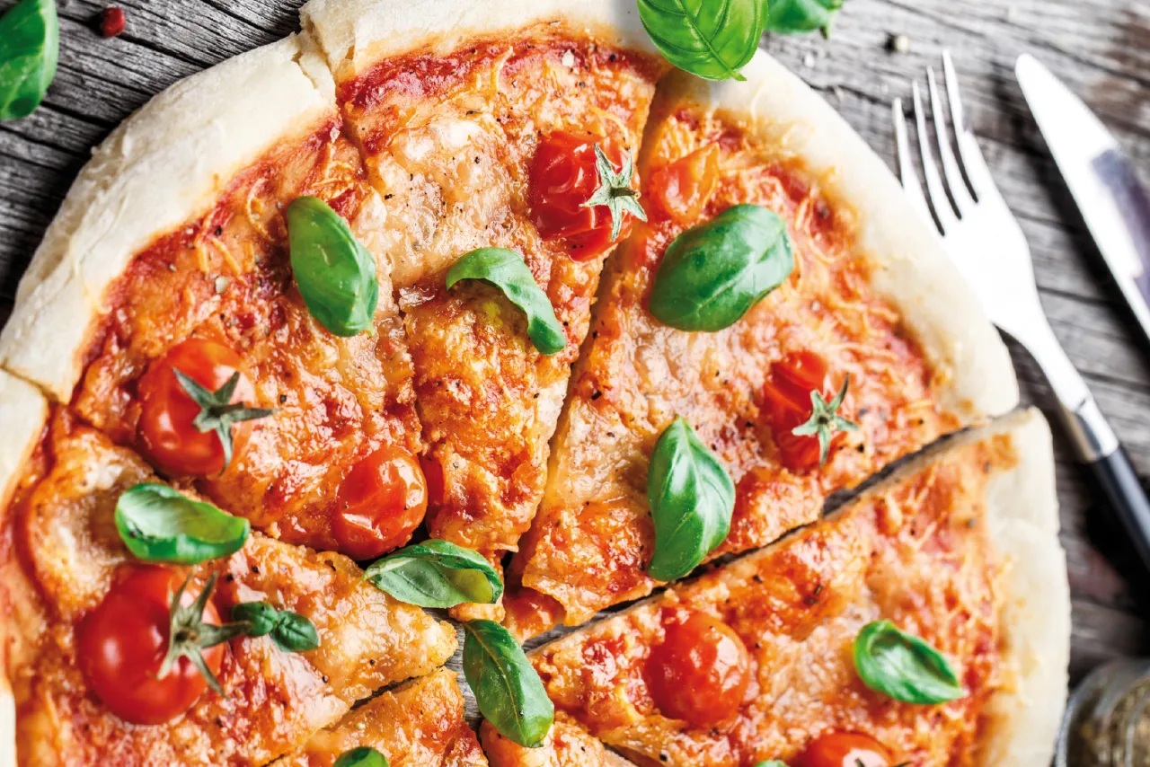 Zdjęcie Jak zrobić pizzę margherita – prosty przepis na idealną pizzę w domu