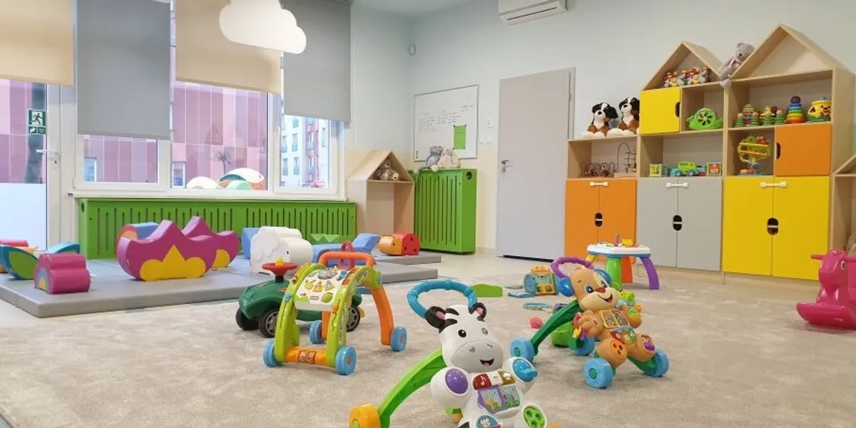 Zdjęcie Ile godzin pracuje opiekunka w żłobku? Poznaj zaskakujące fakty