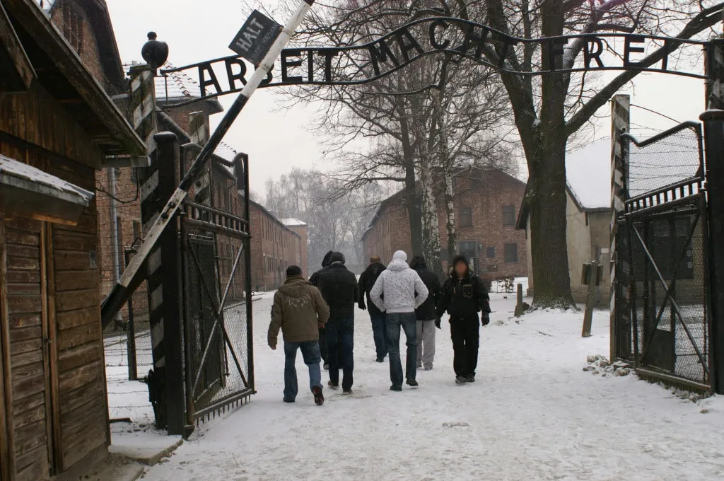 Zdjęcie KL Auschwitz - co znaczy KL i jego tragiczne znaczenie w historii