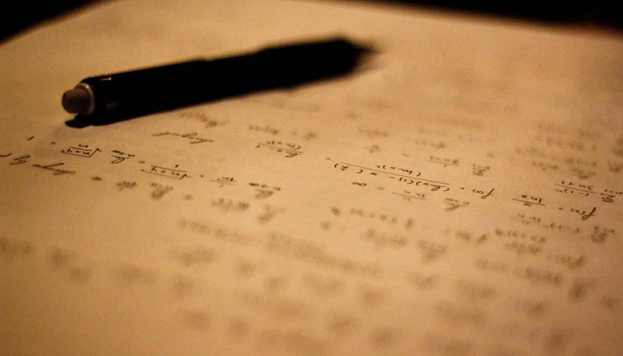 Zdjęcie Jak szybko nauczyć się wyrażeń algebraicznych bez zbędnego stresu