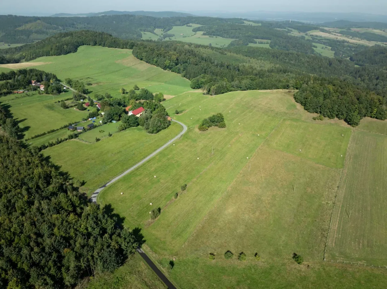 Zdjęcie Działki Sudety - kompletny poradnik zakupu gruntu w górach 2024/2025