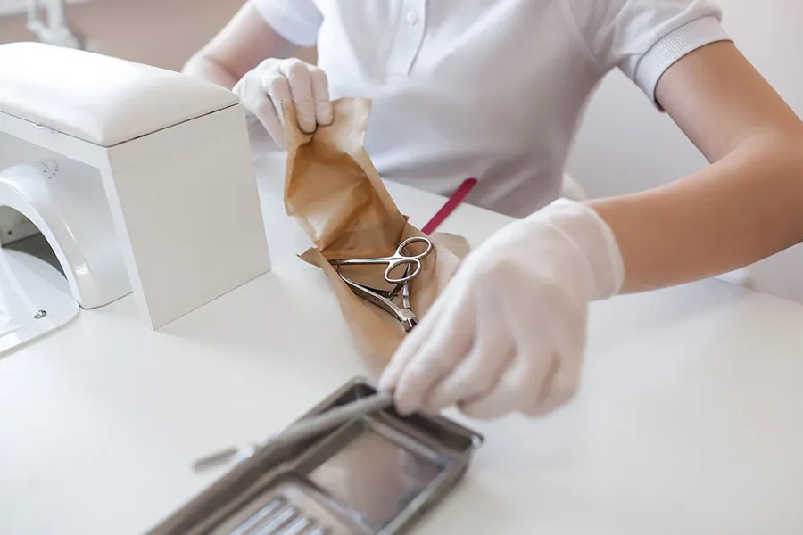 Zdjęcie Jak sterylizować narzędzia do manicure: 10 kluczowych zasad