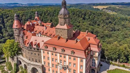 Zdjęcie Gdzie zjeść w pobliżu Zamku Książ? Sprawdź najlepsze miejsca
