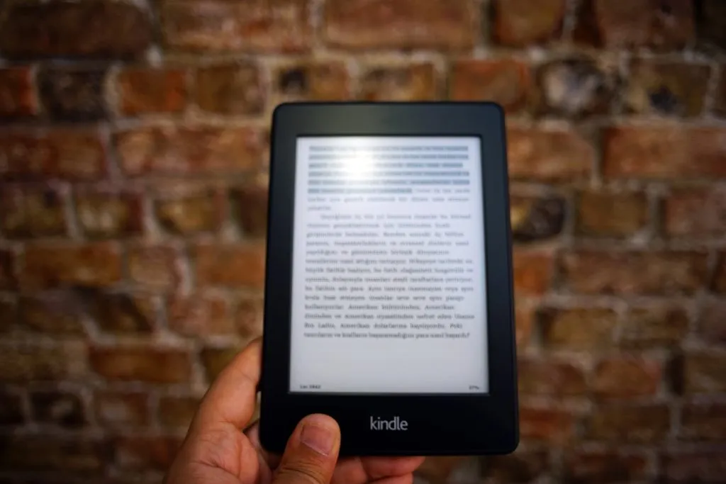 Zdjęcie Jak pobrać książki na kindle - 5 szybkich sposobów dodawania ebooków