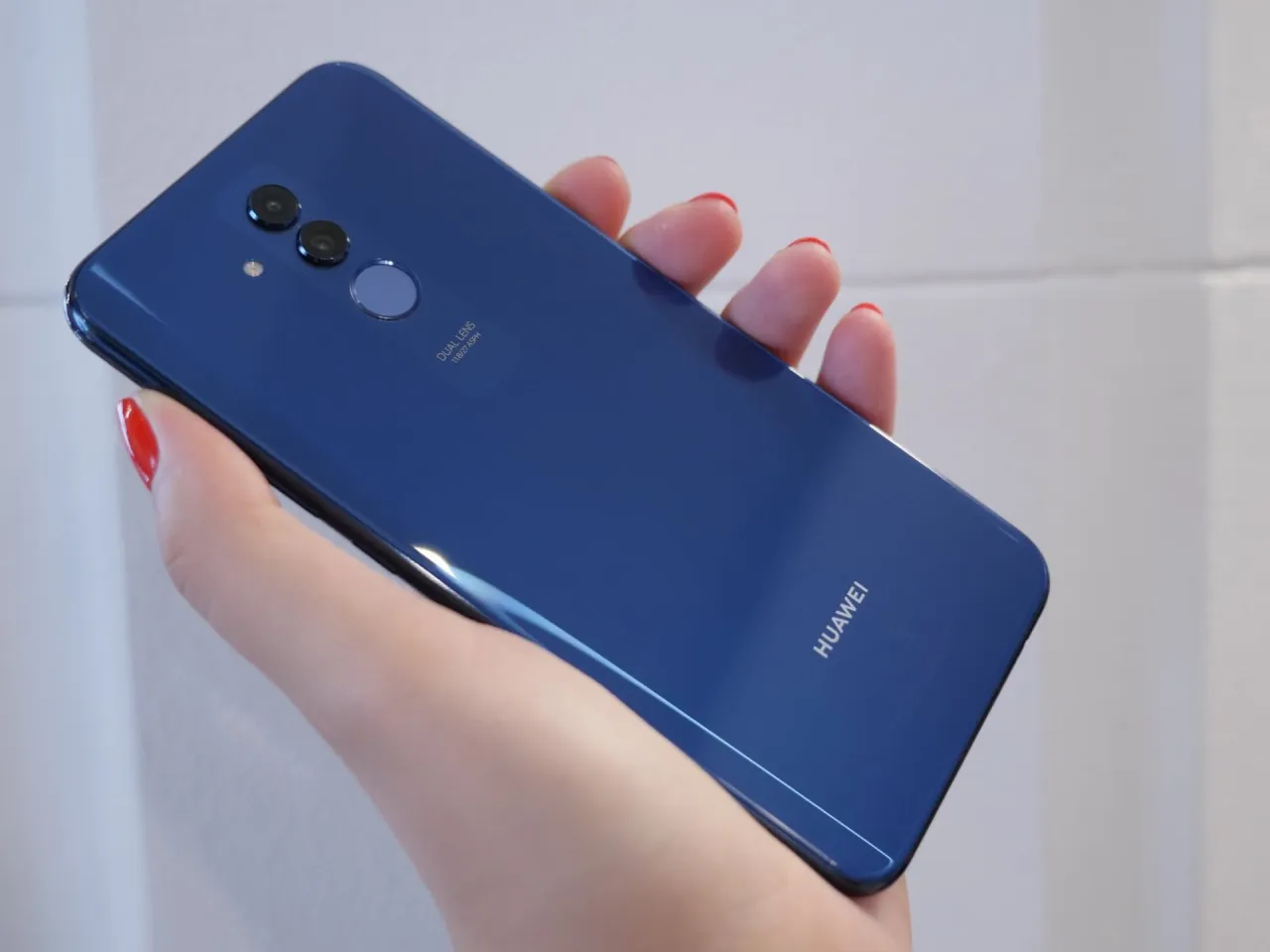 Zdjęcie Pojemność baterii Huawei Mate 20 Lite - co musisz wiedzieć o wydajności