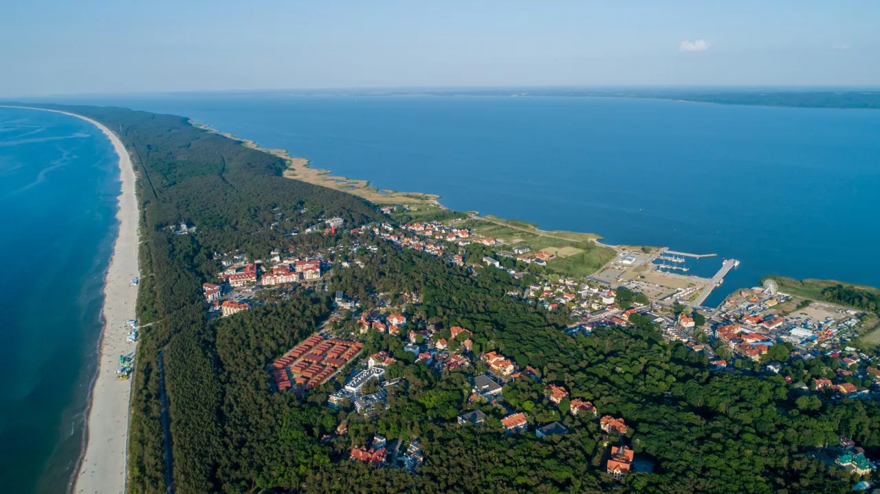 Zdjęcie Czy warto jechać do Krynicy Morskiej? Odkryj atrakcje i zalety