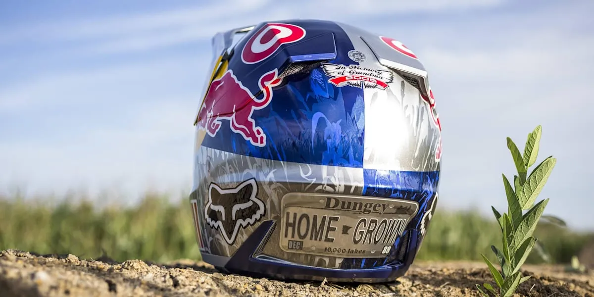 Zdjęcie Najlepszy kask na turystyczne enduro – uniknij błędnych wyborów