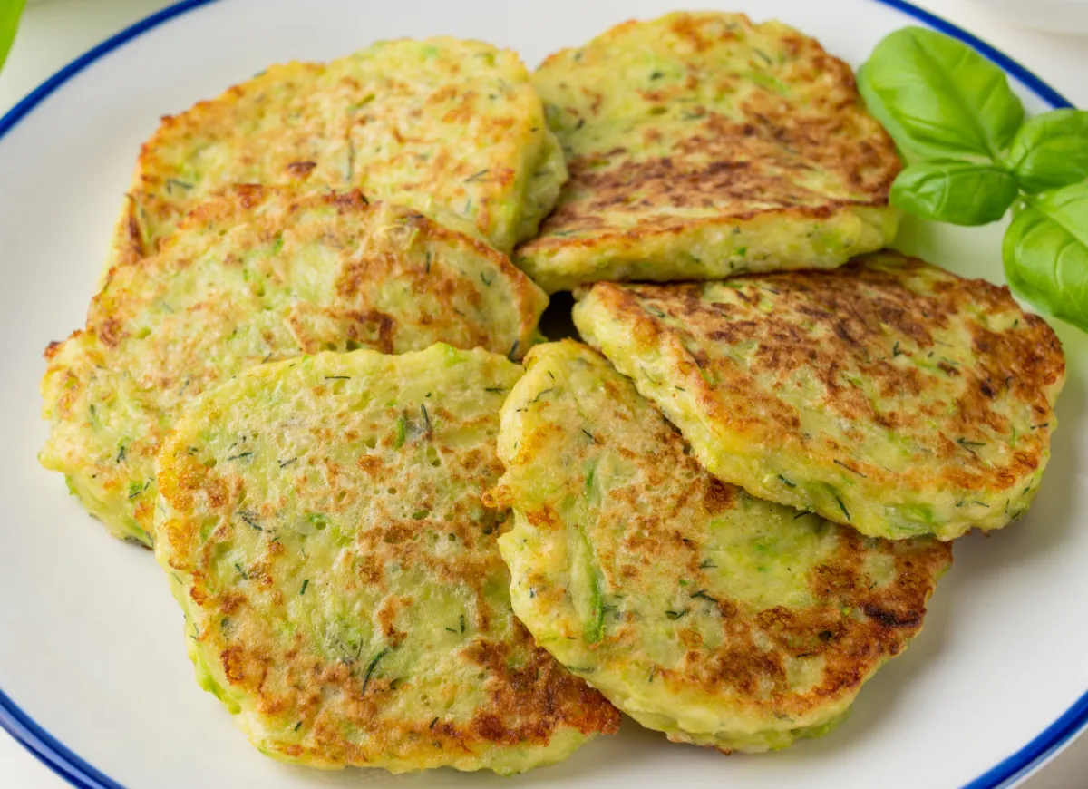 Zdjęcie Jaki sos do placków z cukinii? Najlepsze przepisy na pyszne dodatki